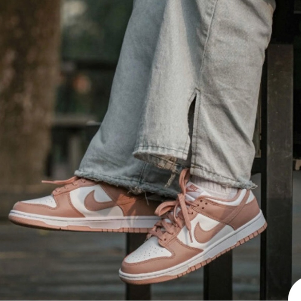 Nike Whisper Rose Dunk Lows Size 8